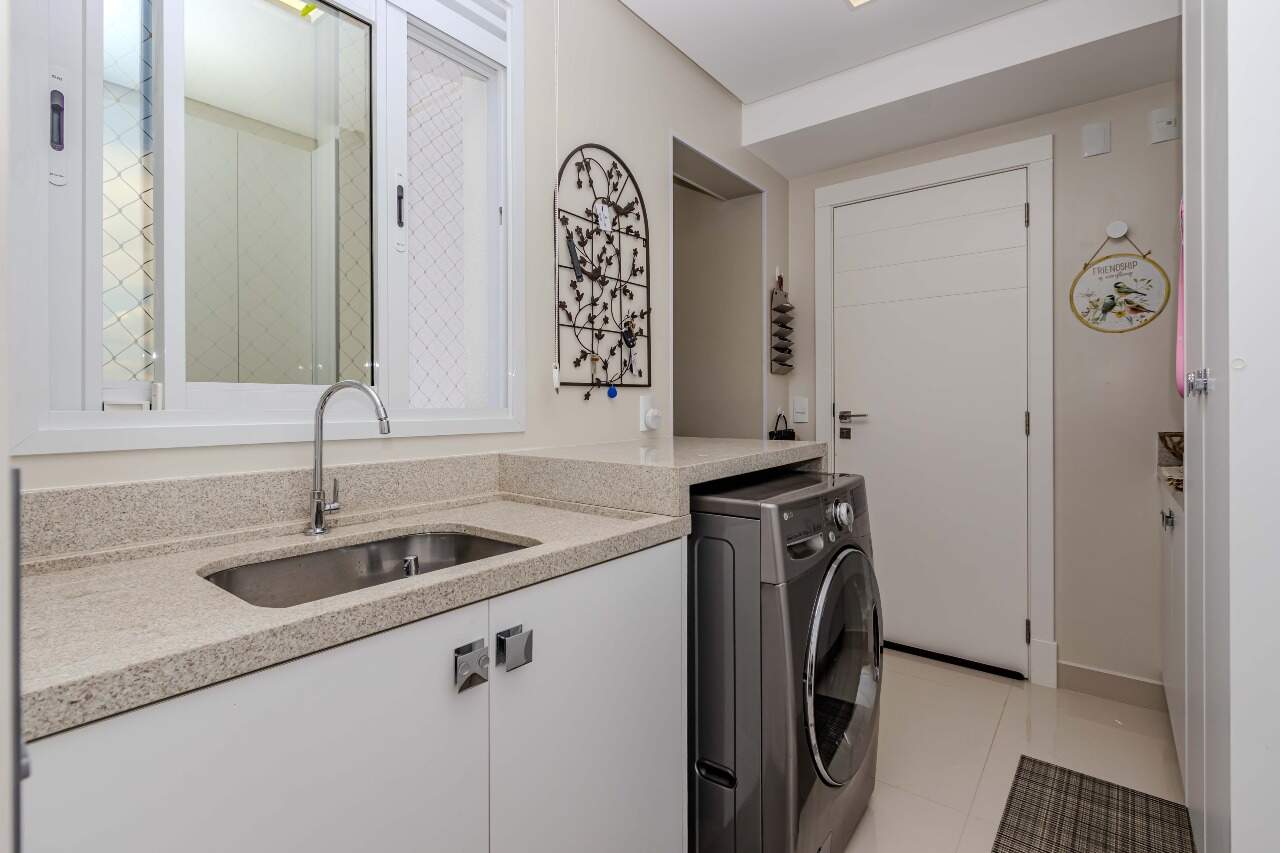 Apartamento à venda no Pioneiros: 