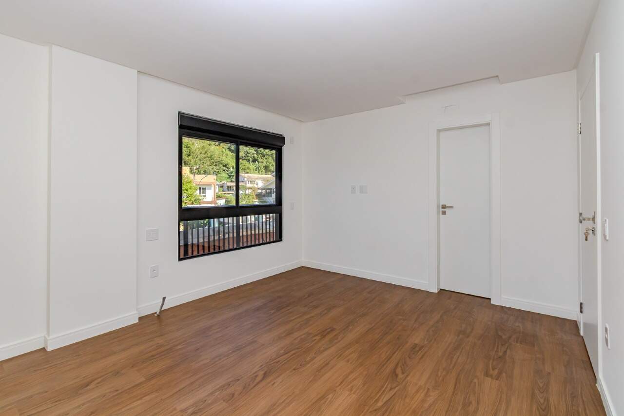 Apartamento diferenciado para aluguel no Cabeçudas: 