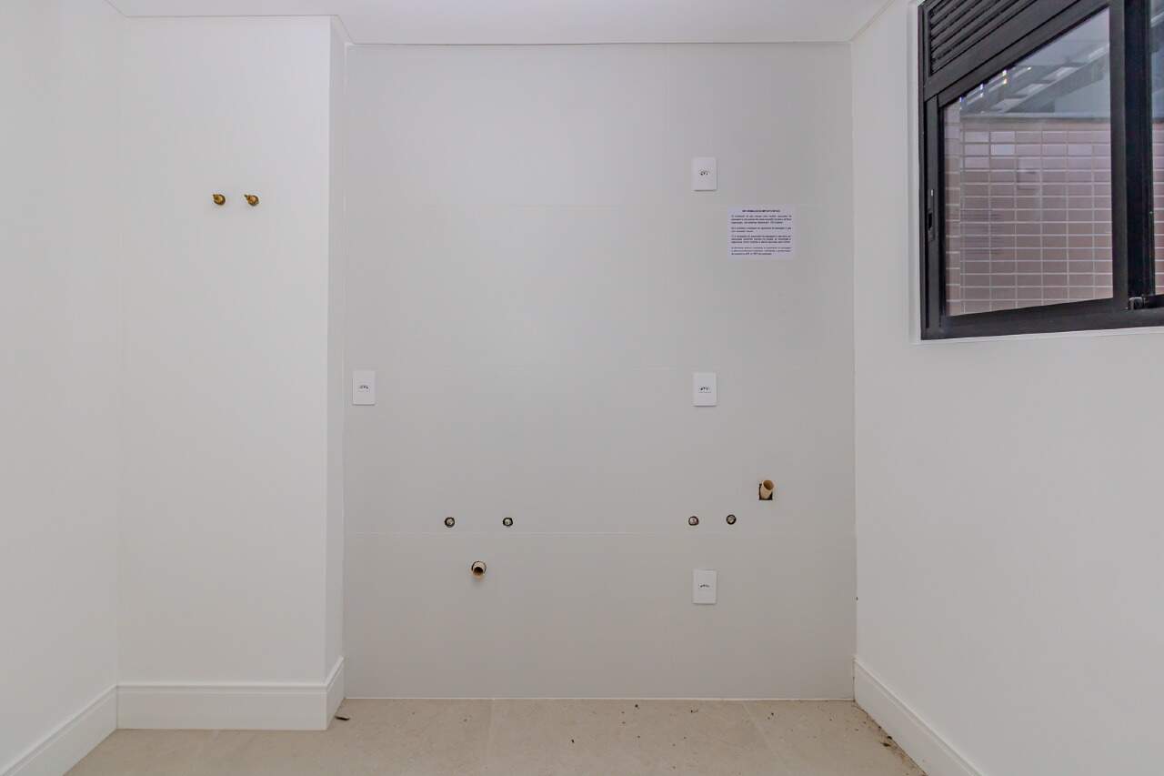 Apartamento diferenciado para aluguel no Cabeçudas: 