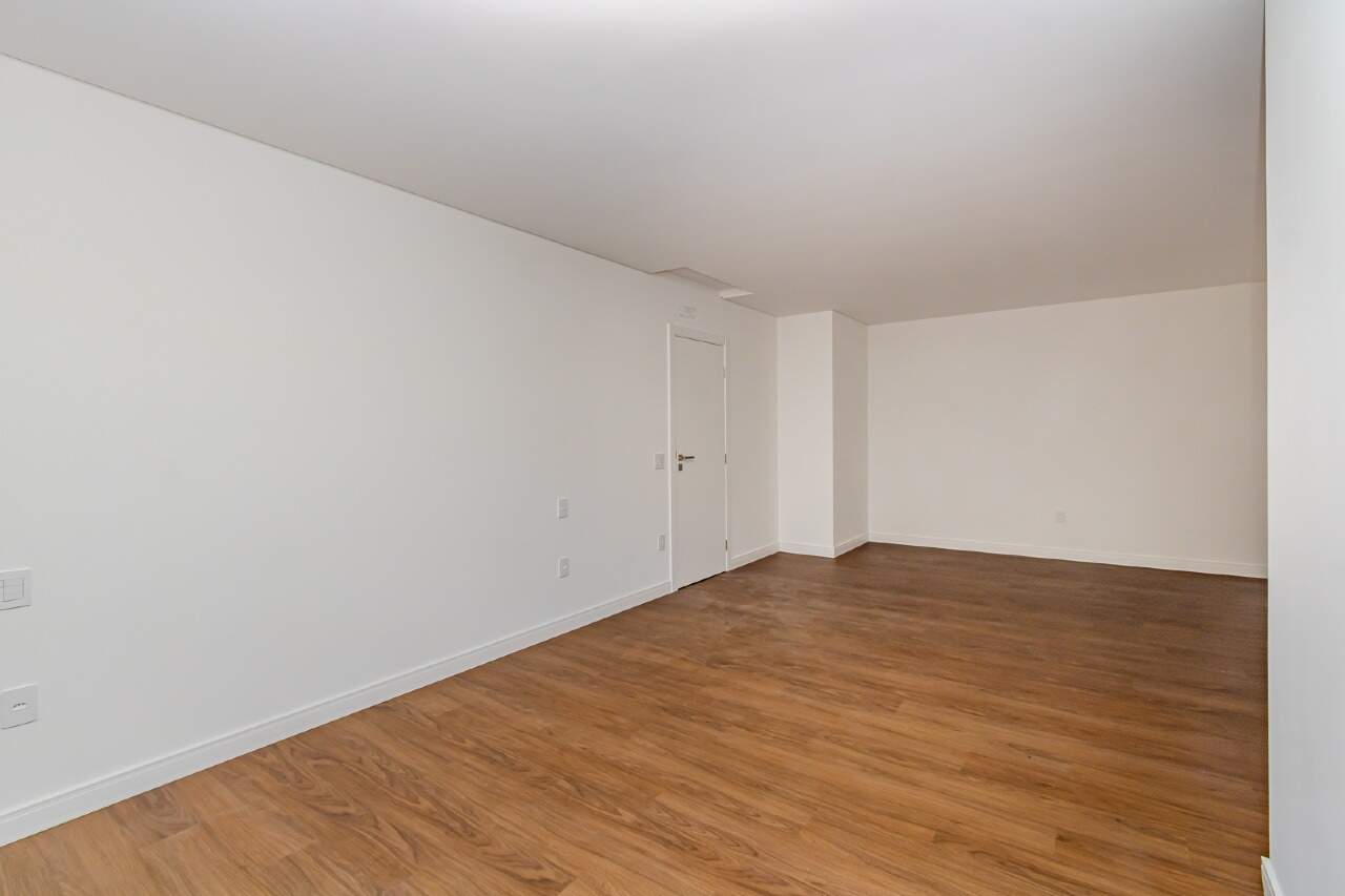 Apartamento diferenciado para aluguel no Cabeçudas: 