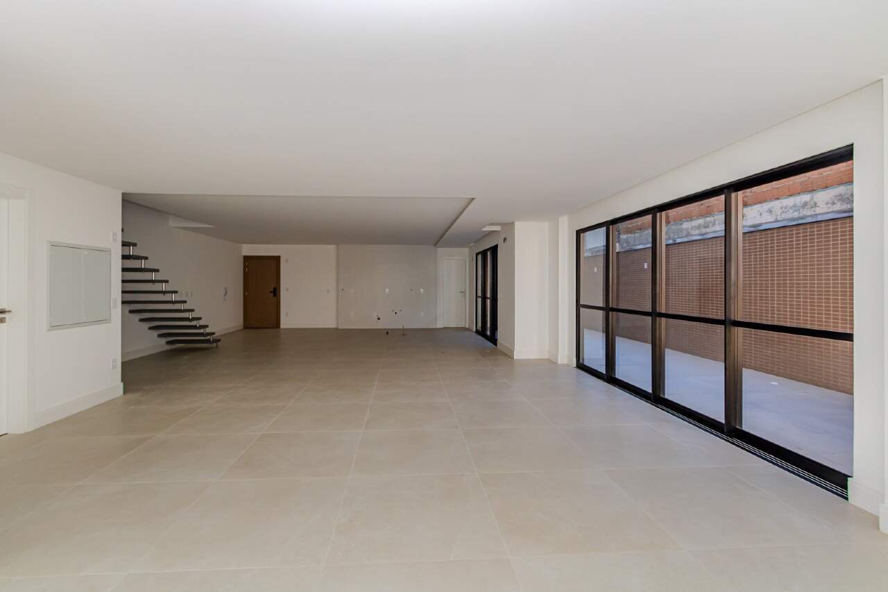 Apartamento diferenciado para aluguel no Cabeçudas: 