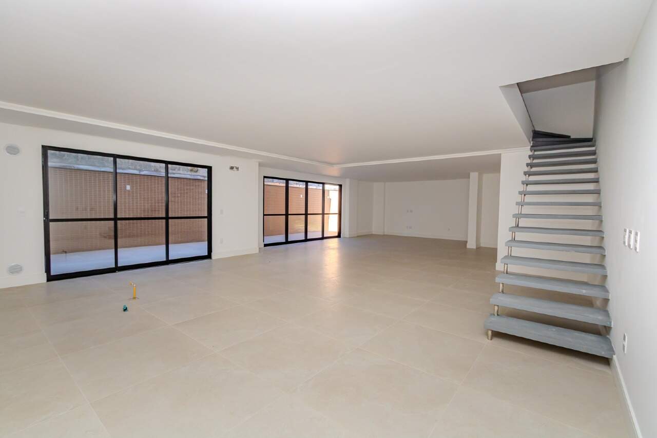 Apartamento diferenciado para aluguel no Cabeçudas: 
