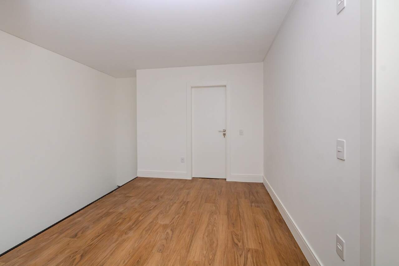 Apartamento diferenciado para aluguel no Cabeçudas: 