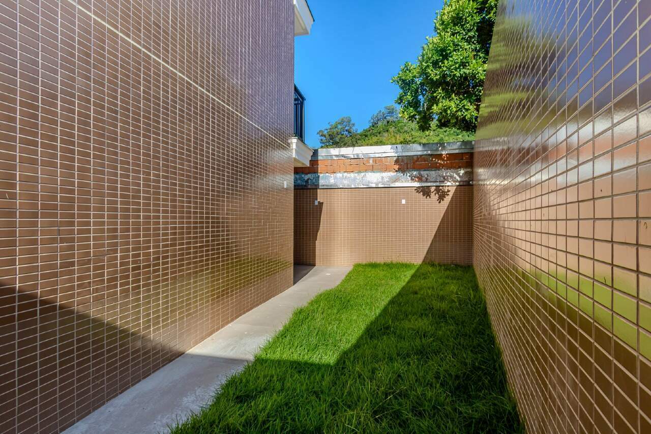 Apartamento diferenciado para aluguel no Cabeçudas: 