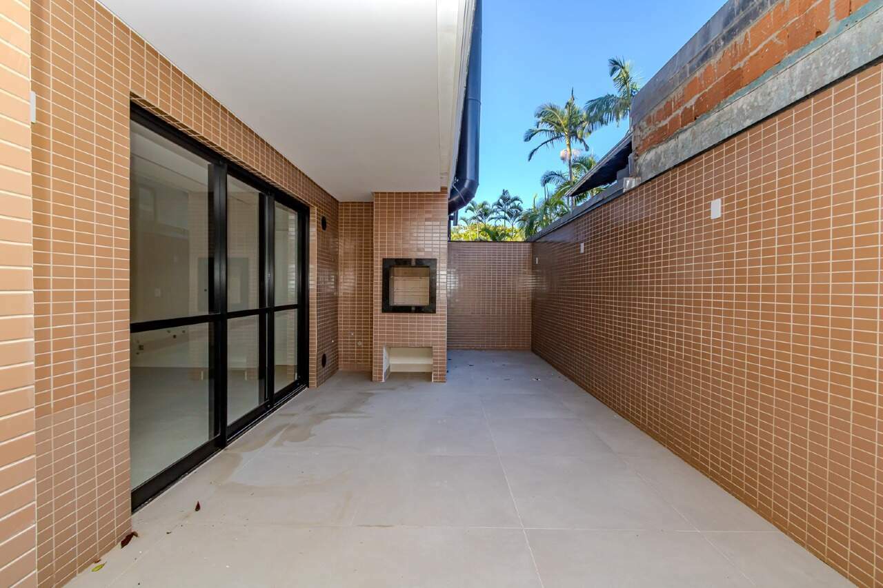 Apartamento diferenciado para aluguel no Cabeçudas: 