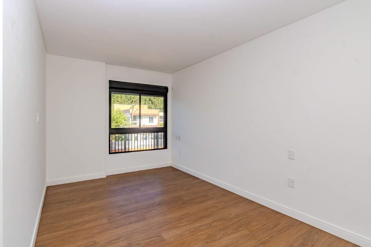 Apartamento diferenciado para aluguel no Cabeçudas: 
