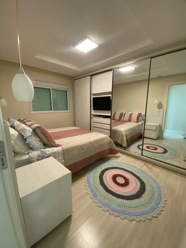 Apartamento à venda no Pioneiros: 