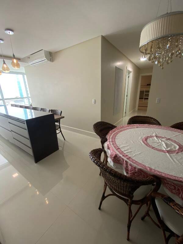 Apartamento à venda no Pioneiros: 