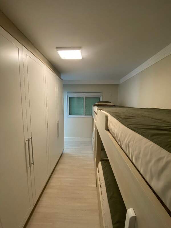Apartamento à venda no Pioneiros: 