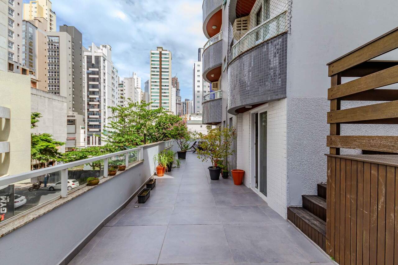 Apartamento diferenciado para aluguel no Centro: 