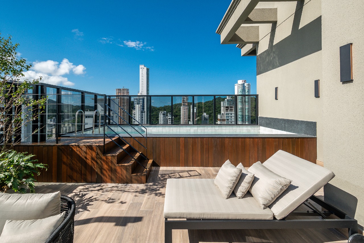 Cobertura à venda no Pioneiros: 