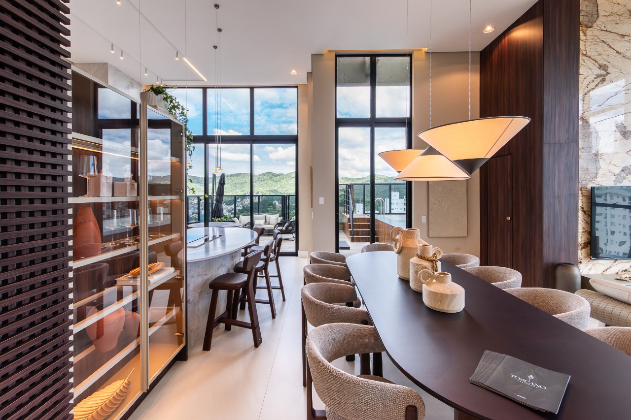 Cobertura à venda no Pioneiros: 