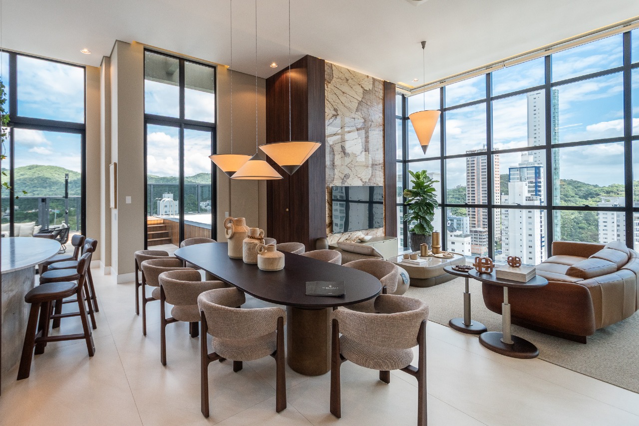 Cobertura à venda no Pioneiros: 