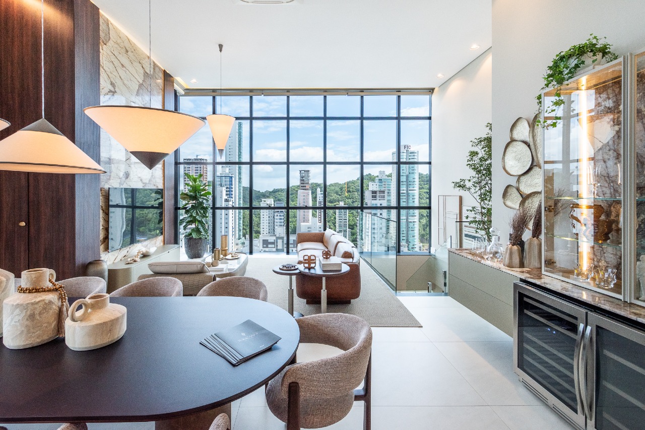 Cobertura à venda no Pioneiros: 