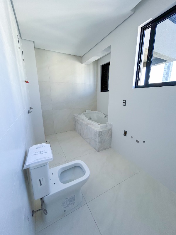 Cobertura à venda no Pioneiros: 