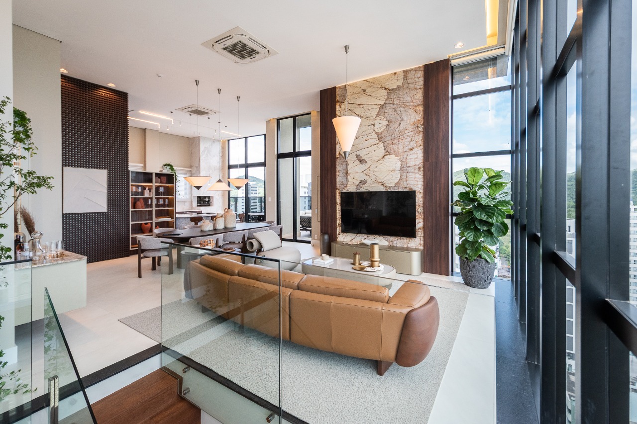 Cobertura à venda no Pioneiros: 