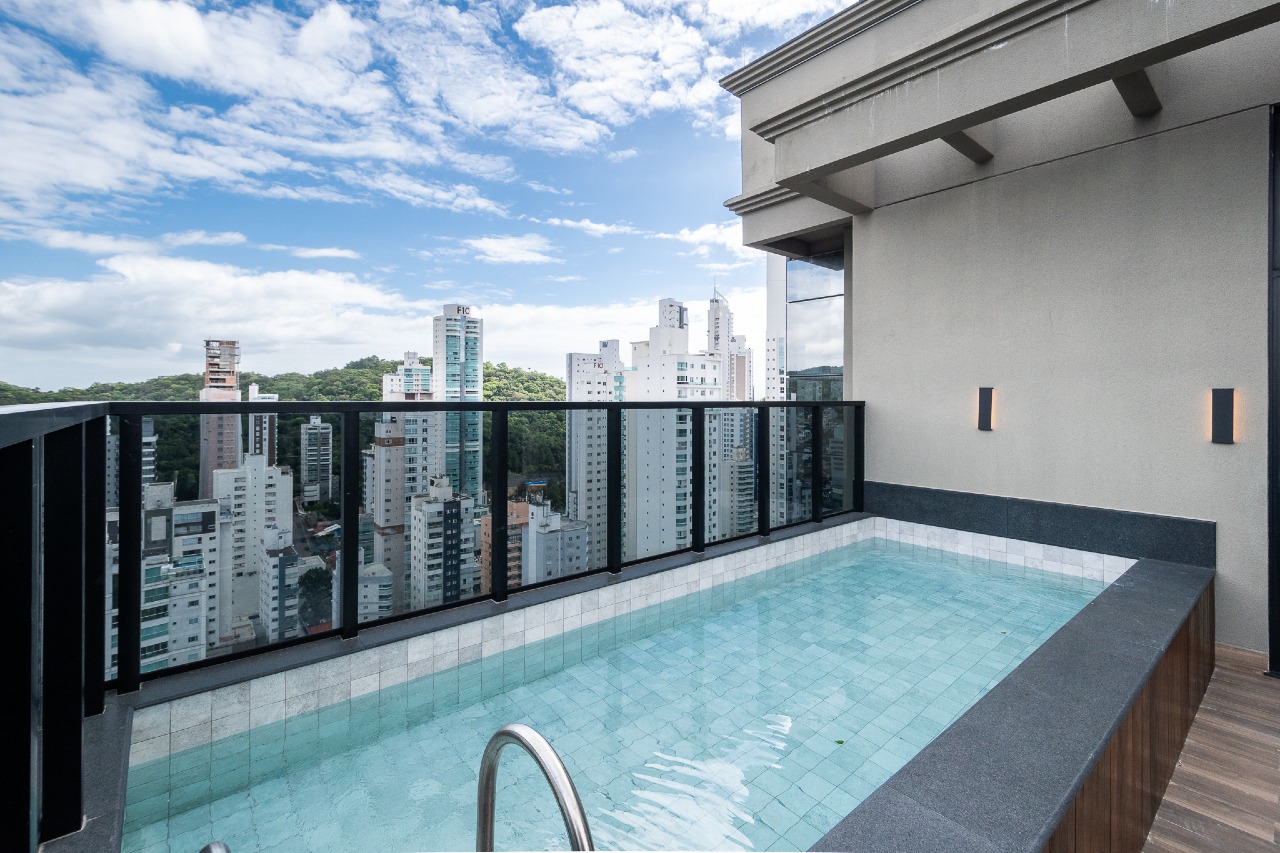 Cobertura à venda no Pioneiros: 