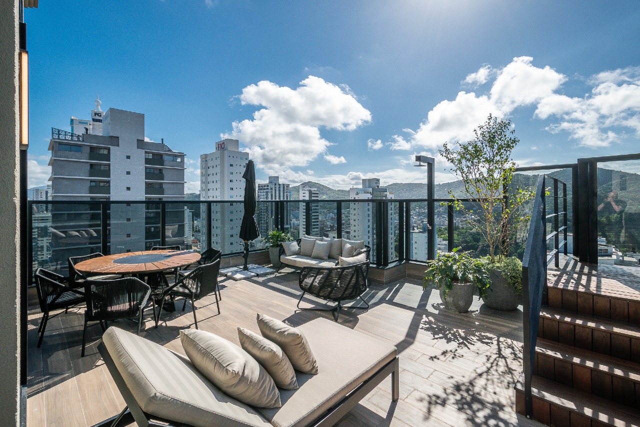 Cobertura à venda no Pioneiros: 