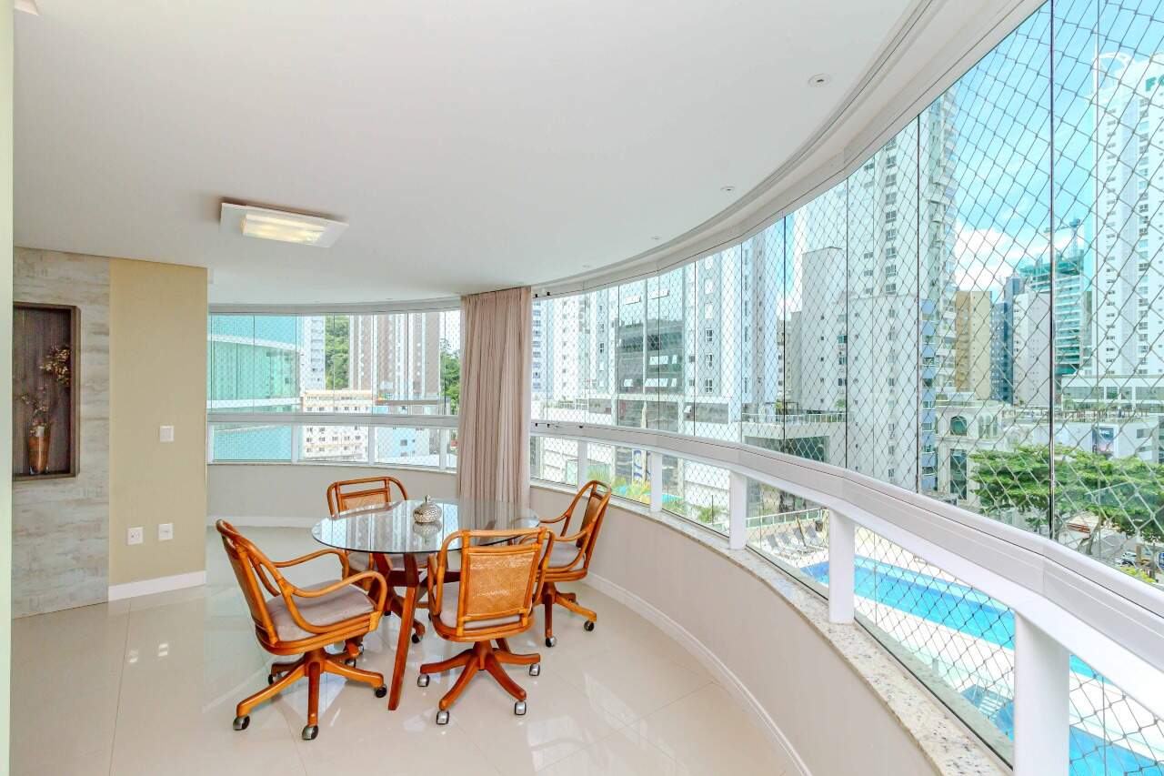 Apartamento à venda no Pioneiros: 