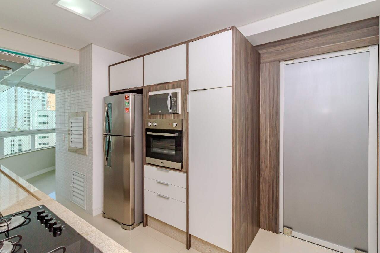 Apartamento à venda no Pioneiros: 