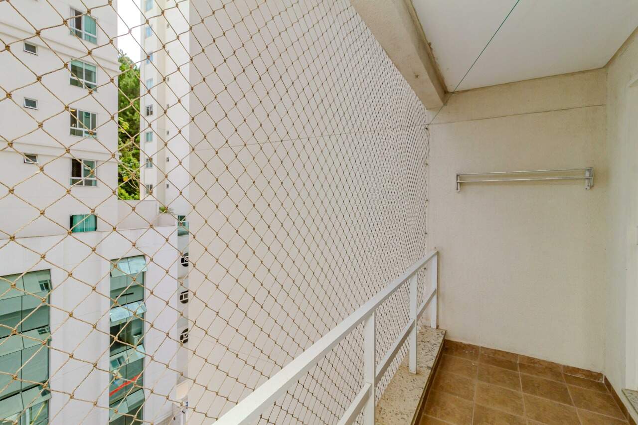 Apartamento à venda no Pioneiros: 