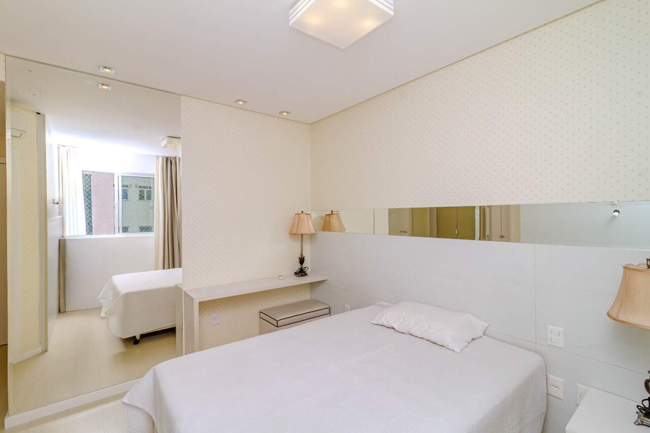 Apartamento à venda no Pioneiros: 