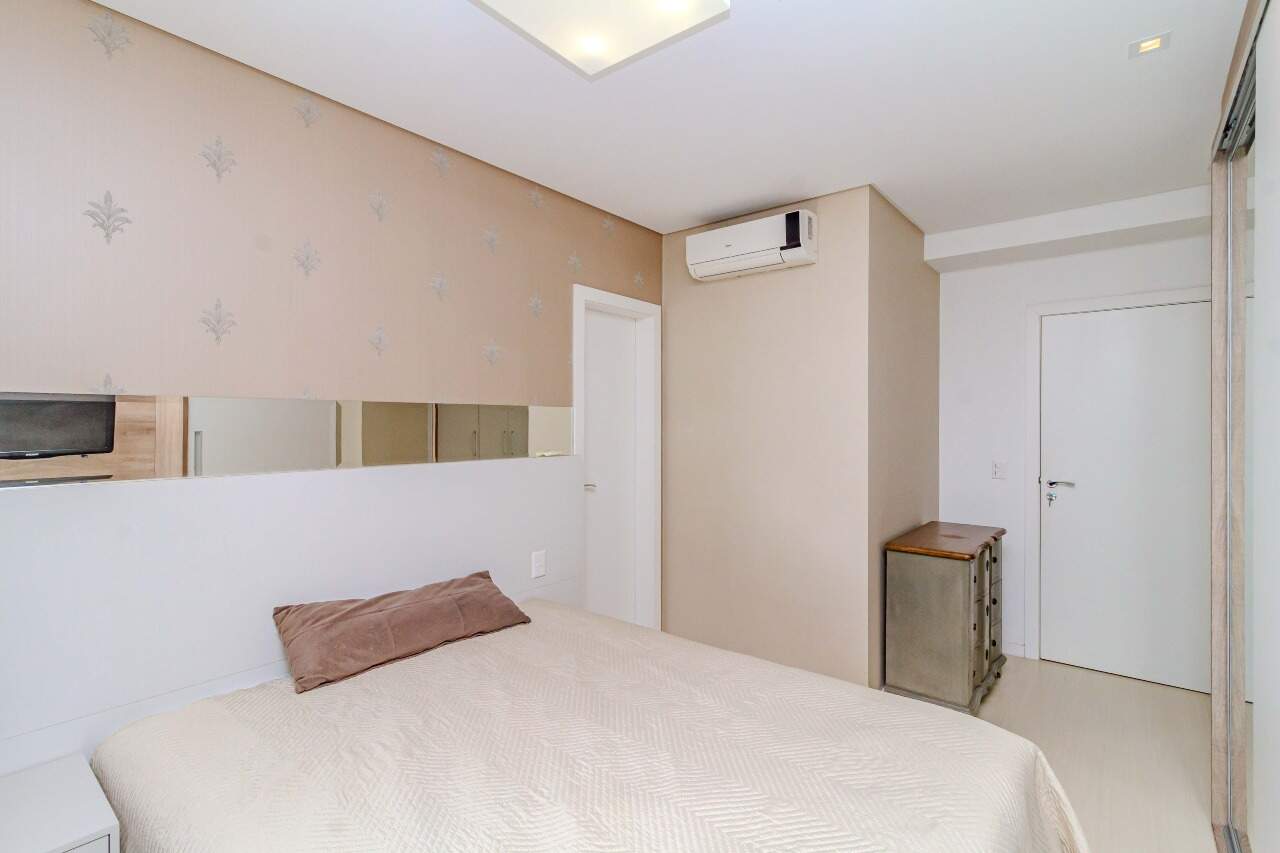 Apartamento à venda no Pioneiros: 