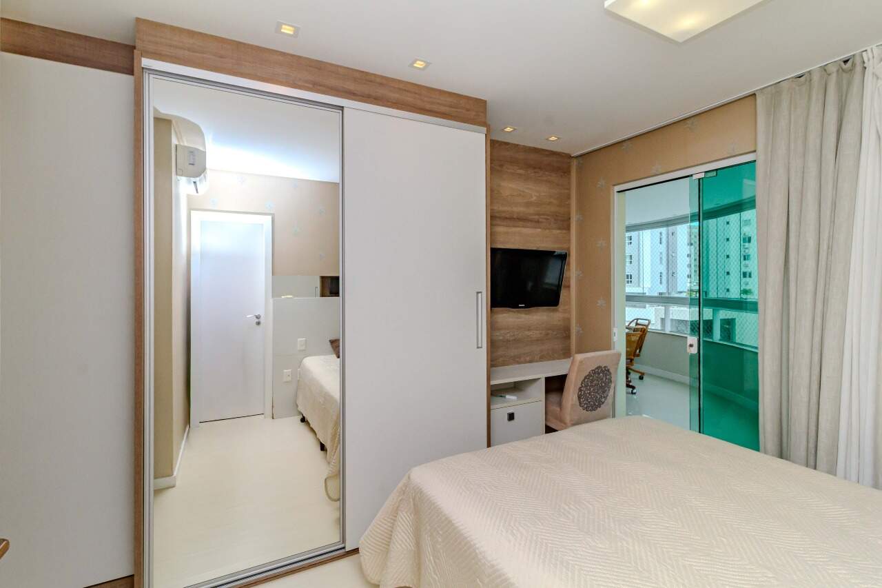 Apartamento à venda no Pioneiros: 