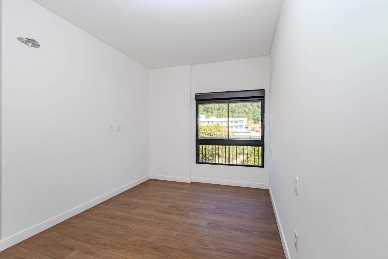 Apartamento à venda no Cabeçudas: