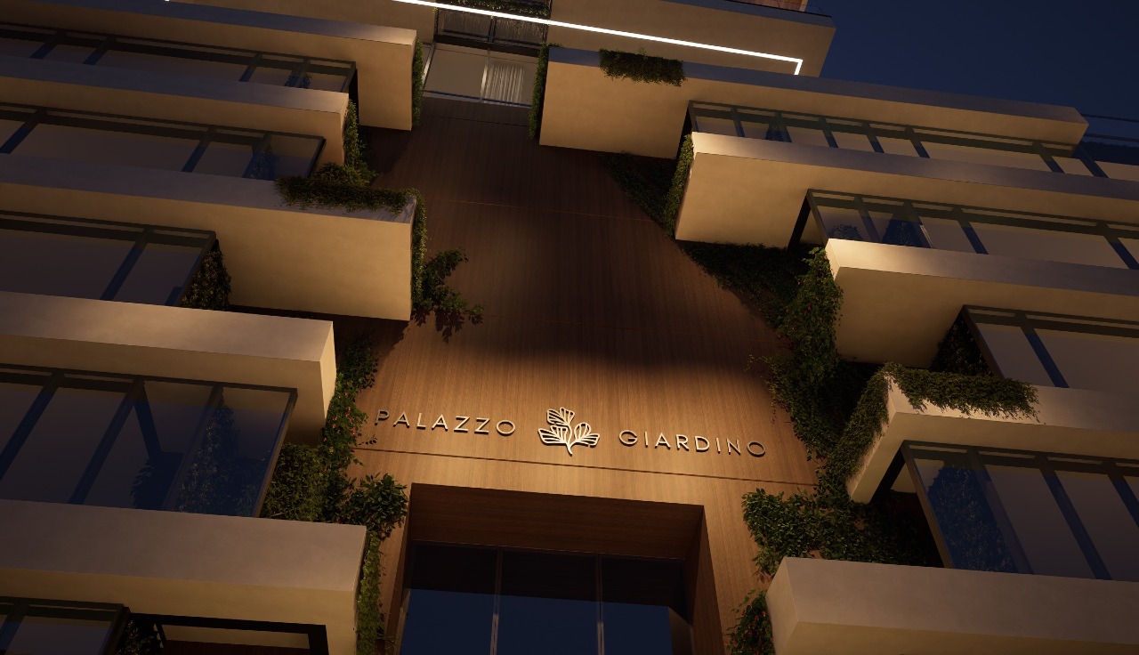 Apartamento à venda no Pioneiros: Entrada do Palazzo Giardino à noite (imagem ilustrativa)