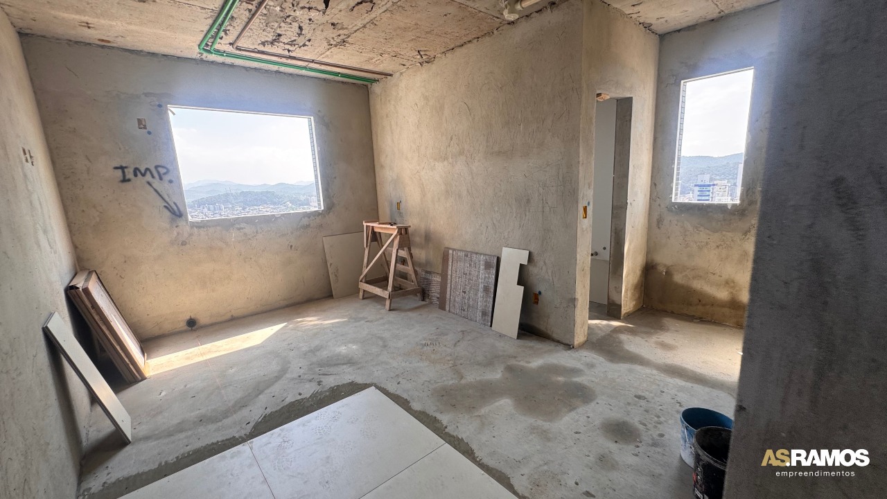 Cobertura à venda no Centro: 