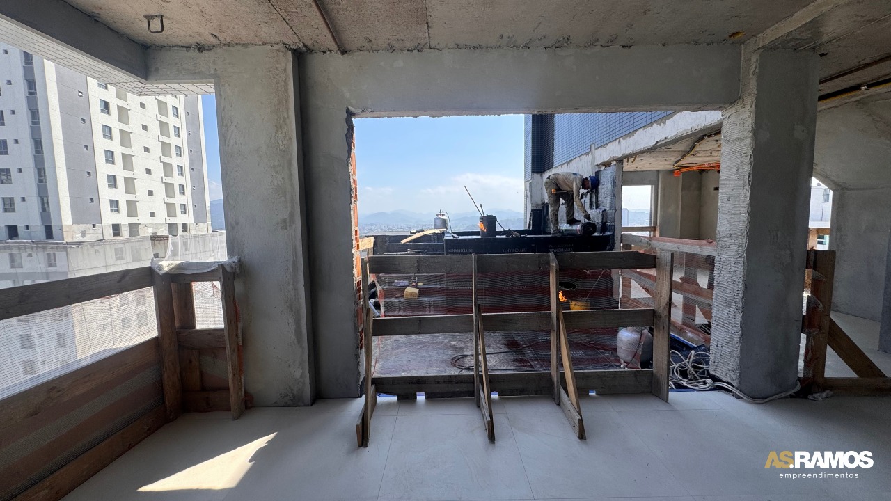 Cobertura à venda no Centro: 