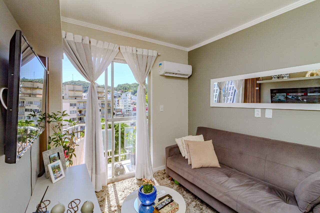 Apartamento à venda no Pioneiros: 