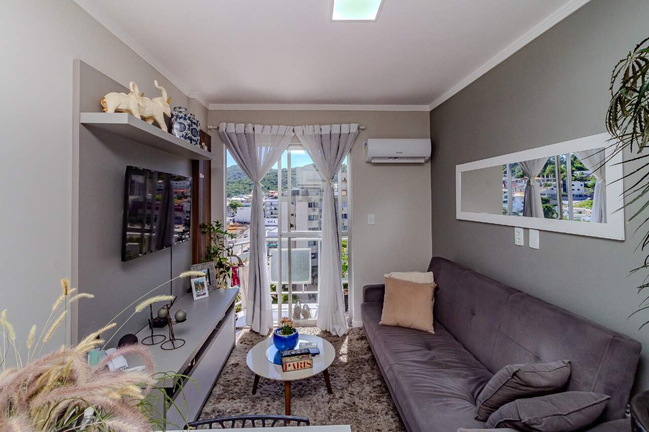 Apartamento à venda no Pioneiros: 