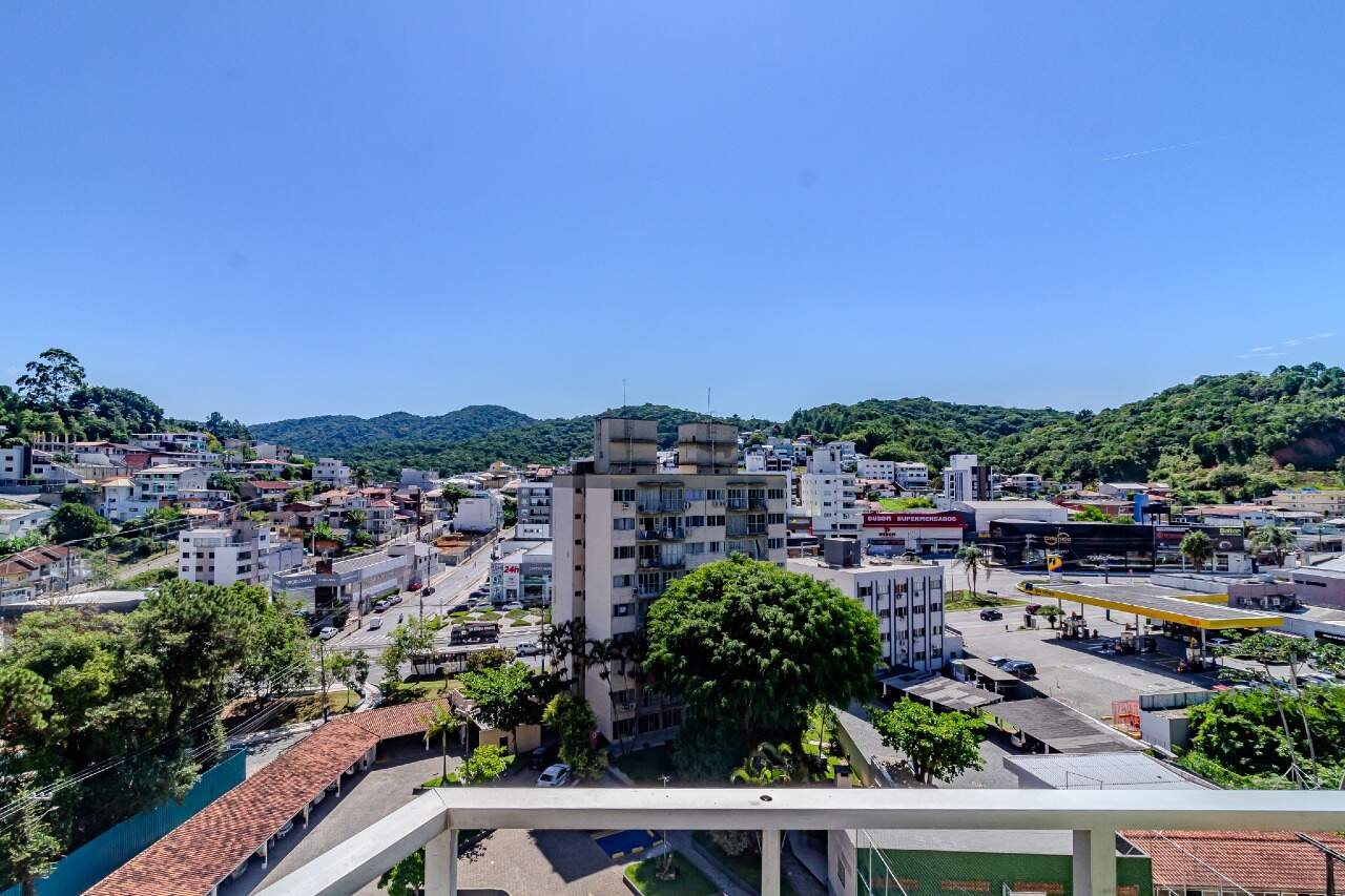 Apartamento à venda no Pioneiros: 