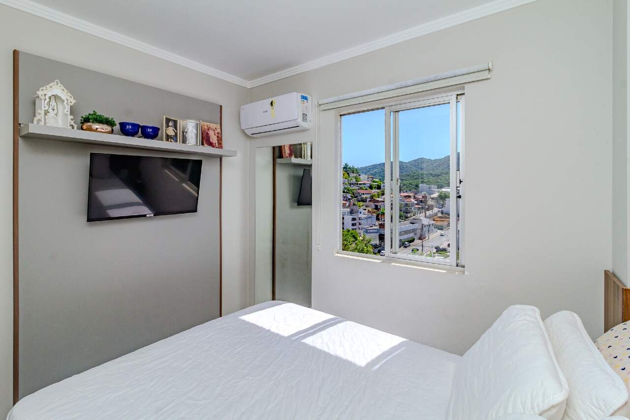 Apartamento à venda no Pioneiros: 