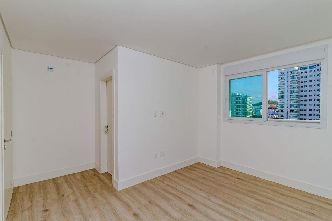 Apartamento à venda no Praia Brava: 