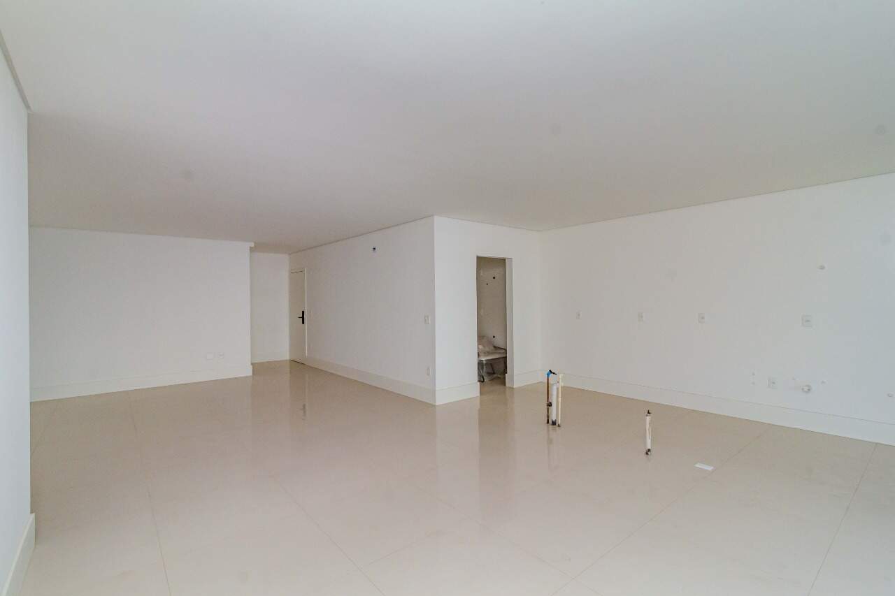 Apartamento à venda no Praia Brava: 