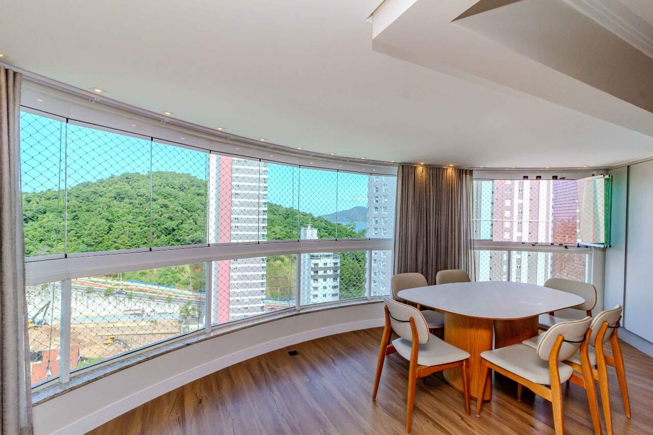 Apartamento à venda no Pioneiros: 