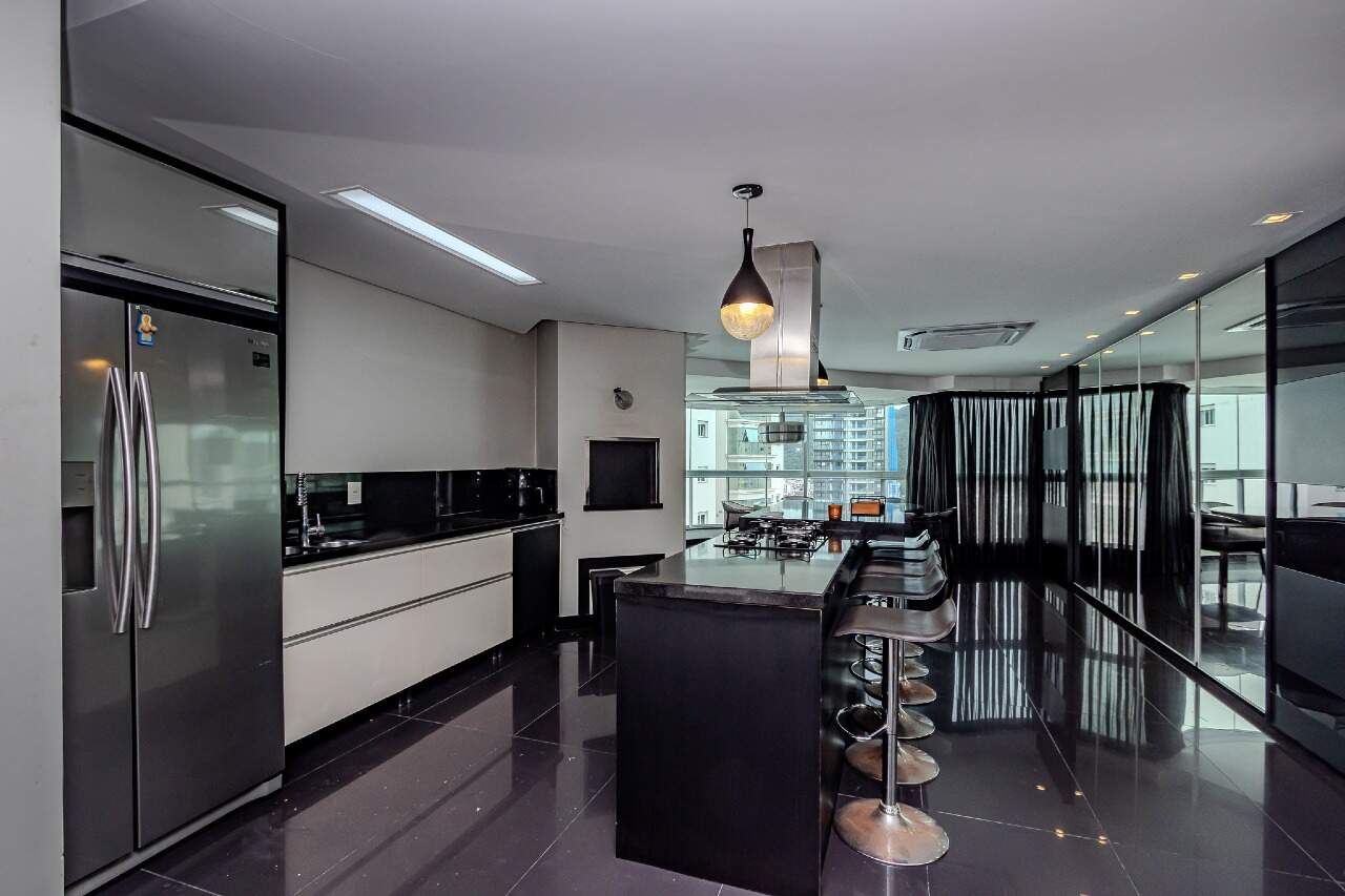 Cobertura para aluguel no Pioneiros: 