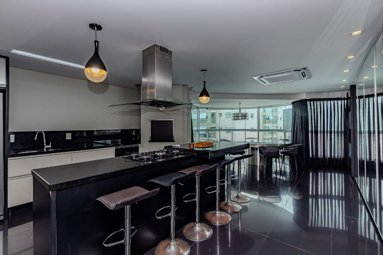 Cobertura para aluguel no Pioneiros: 