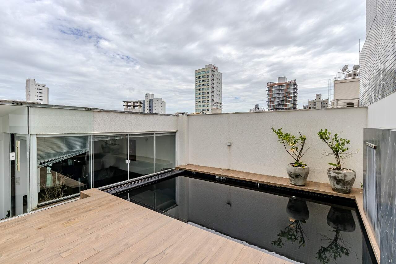 Cobertura para aluguel no Pioneiros: 