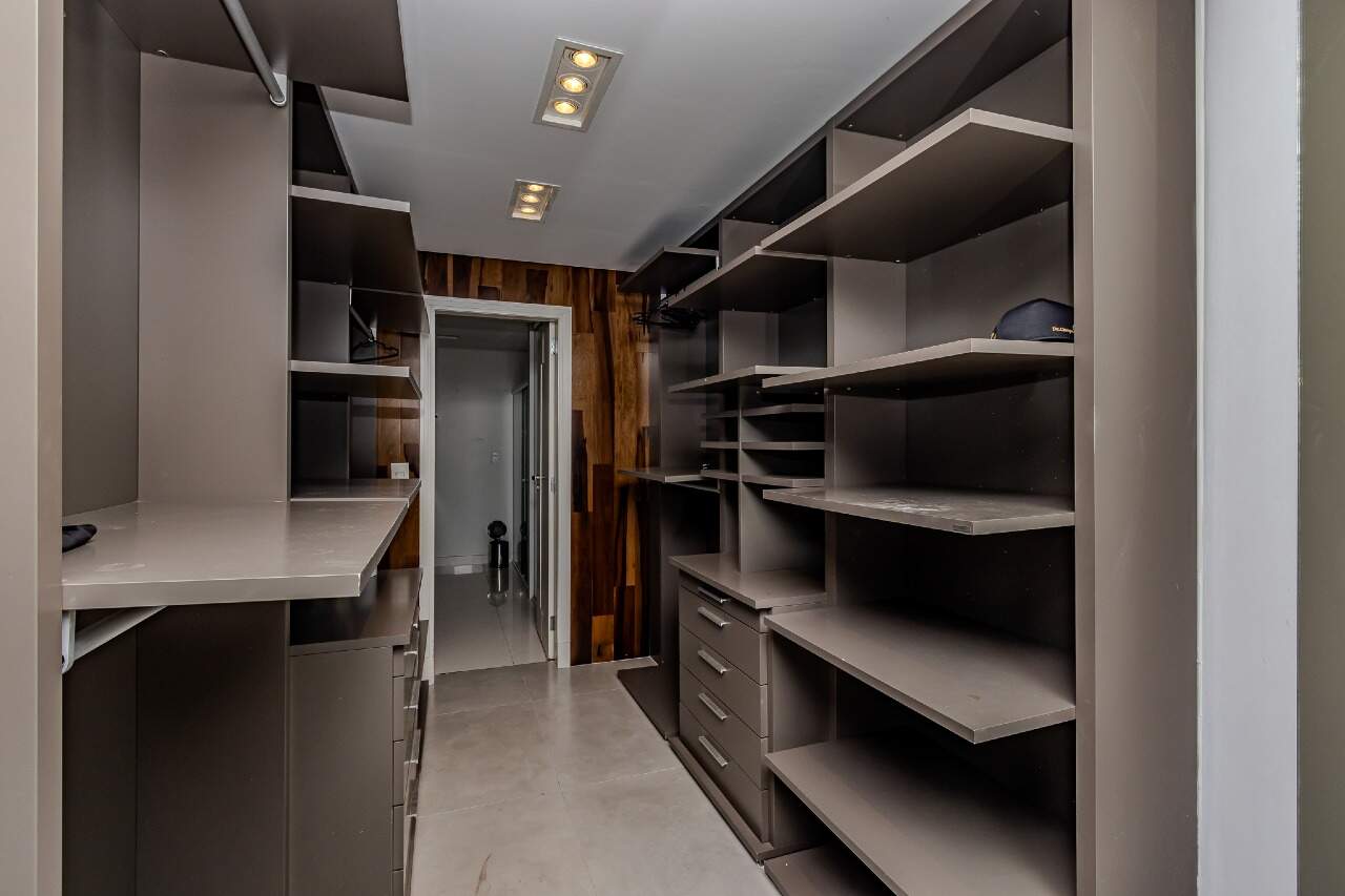 Cobertura para aluguel no Pioneiros: 