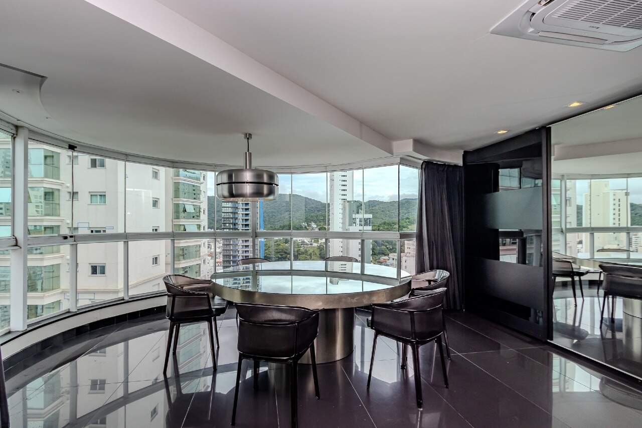 Cobertura para aluguel no Pioneiros: 