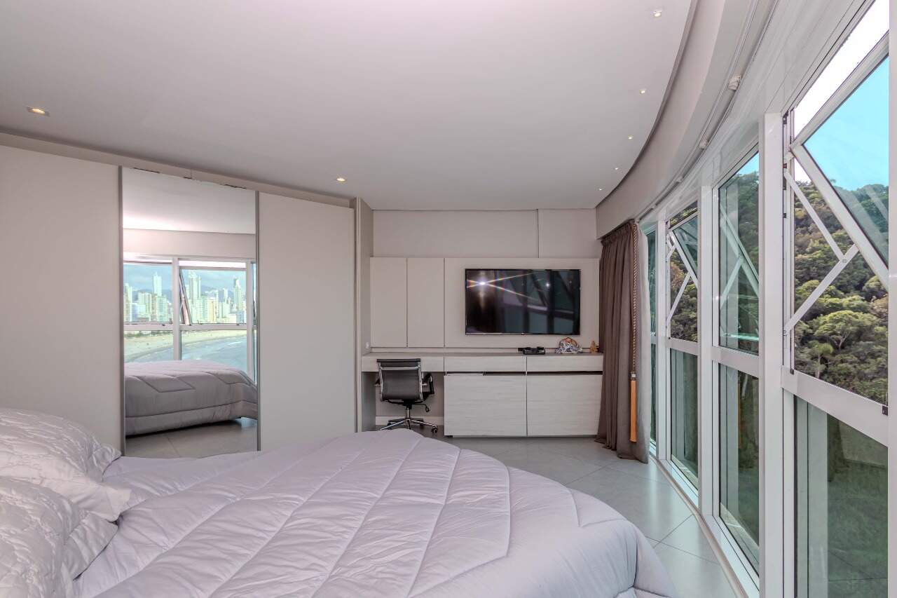 Apartamento diferenciado à venda no Pioneiros: 