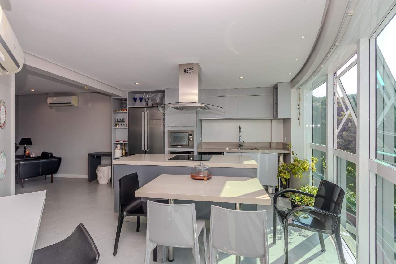 Apartamento diferenciado à venda no Pioneiros: 