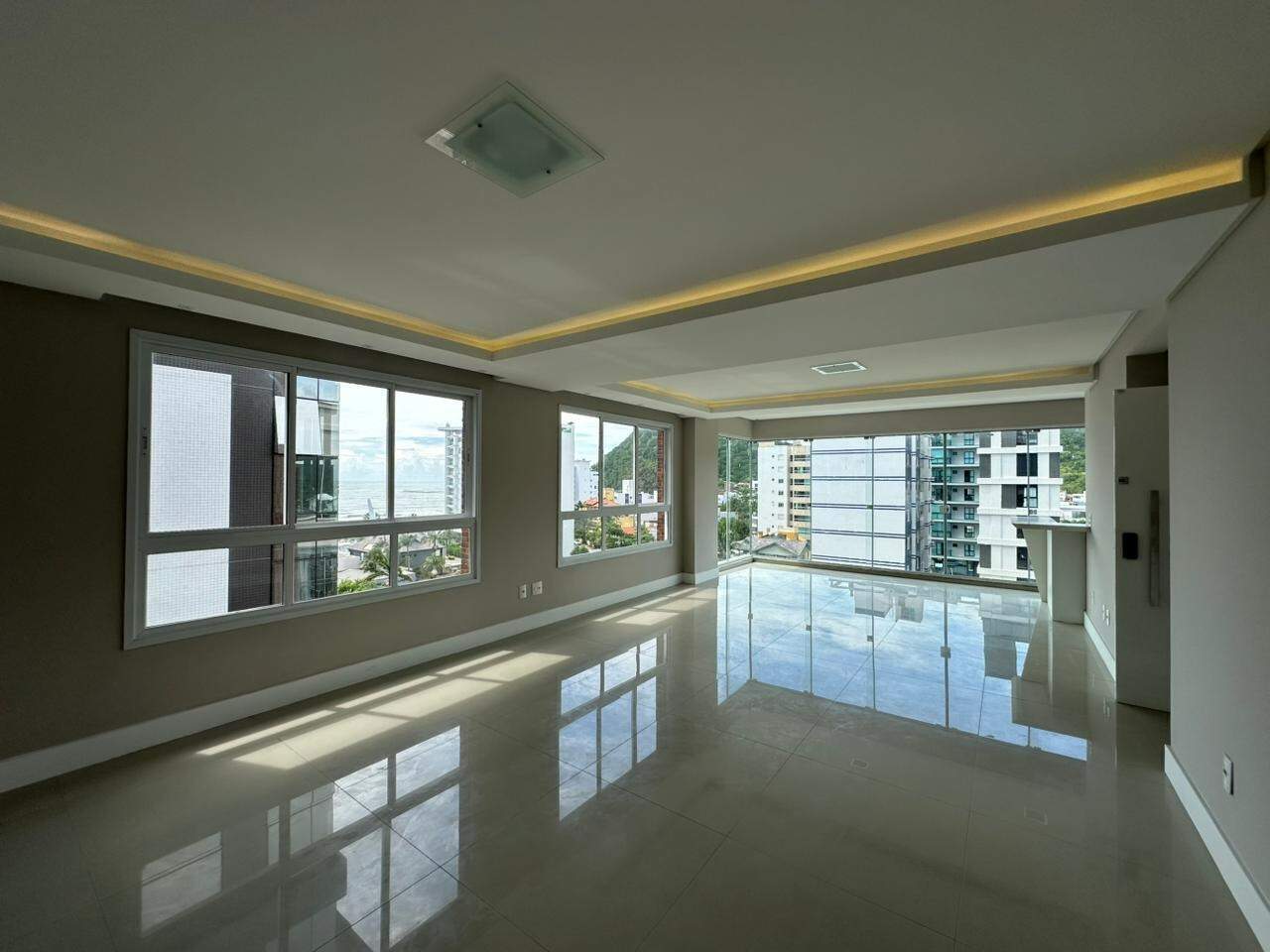 Apartamento para aluguel no Praia Brava: 