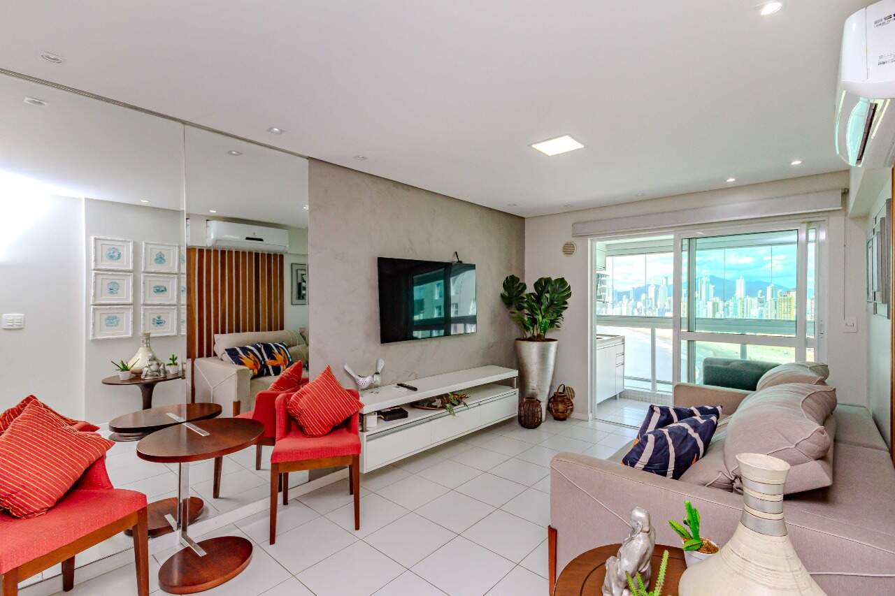 Apartamento à venda no Pioneiros: 