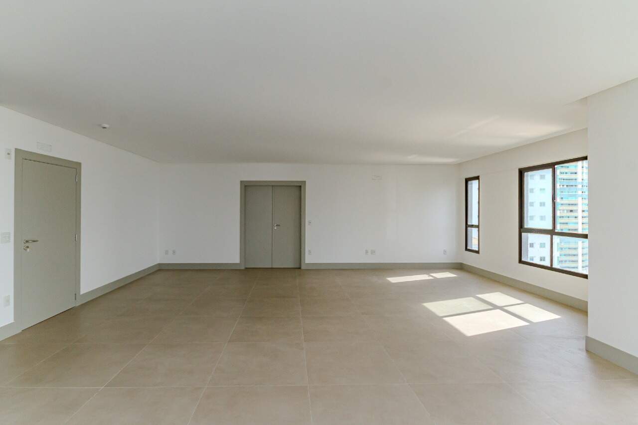 Apartamento à venda no Pioneiros: 