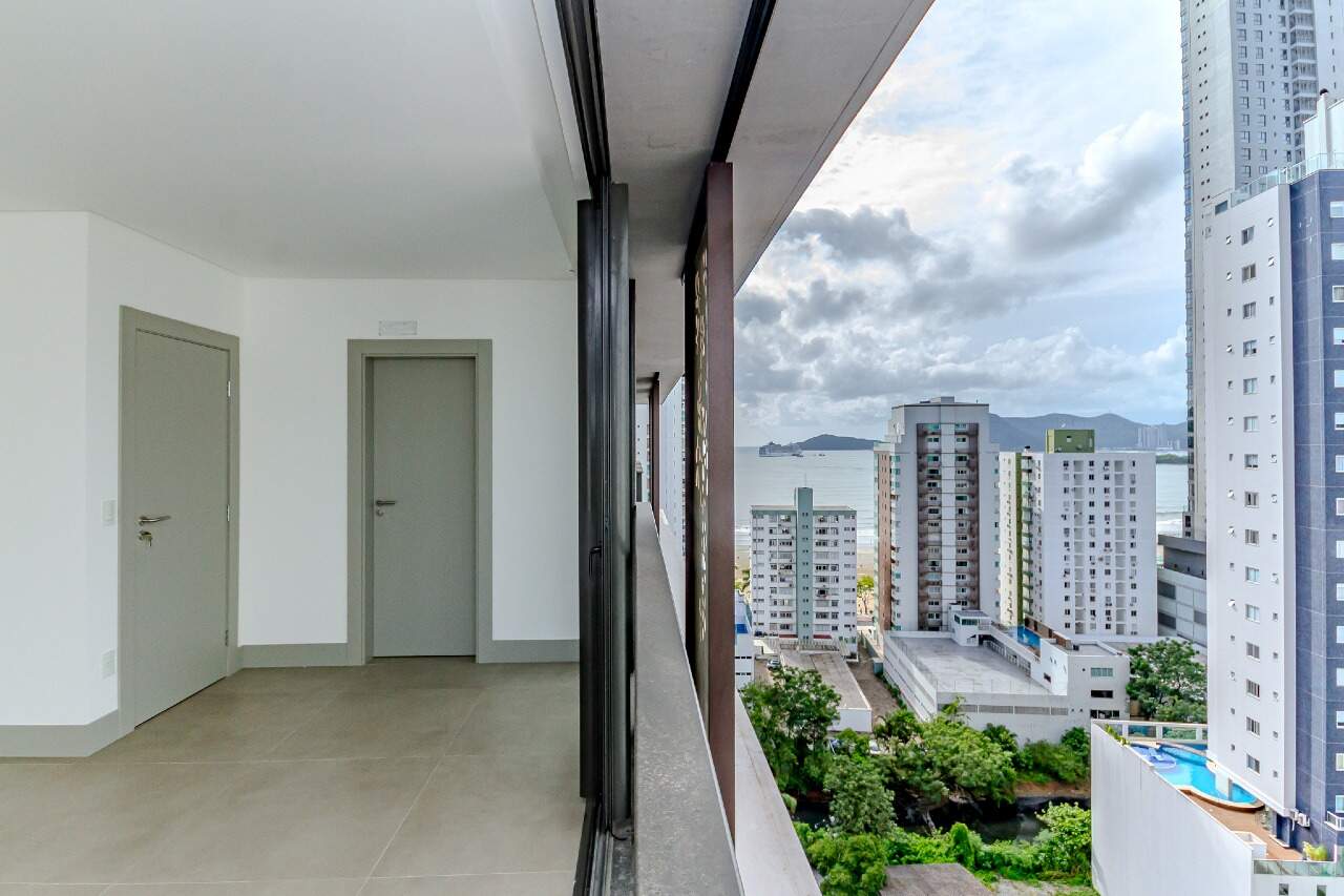 Apartamento à venda no Pioneiros: 